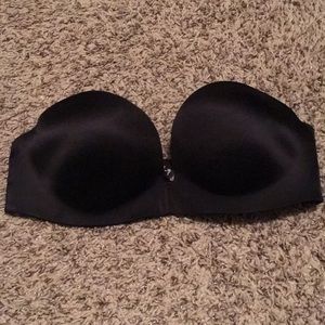 Victoria’s Secret strapless bra